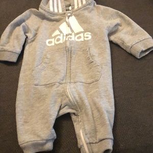 Adidas romper